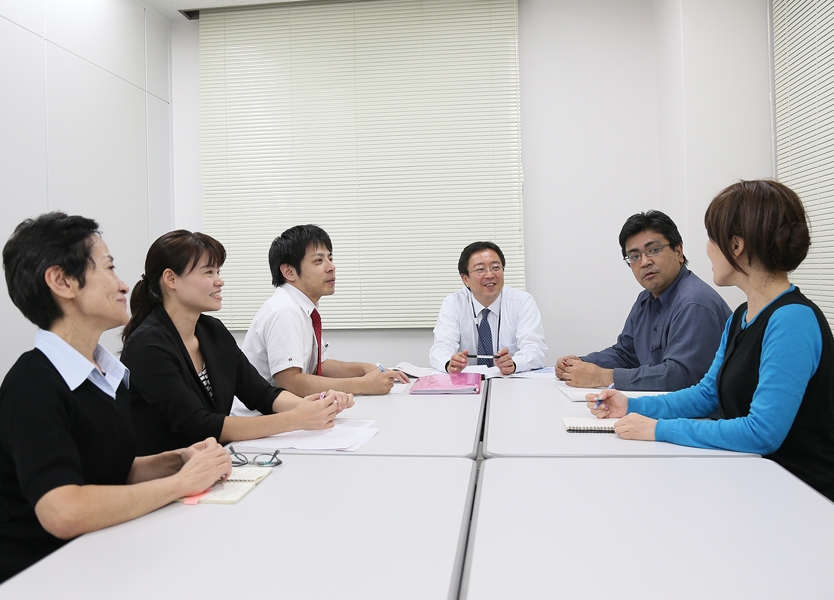 生徒一人ひとりの現状と今後の指導方針を 共有していくチーム会議