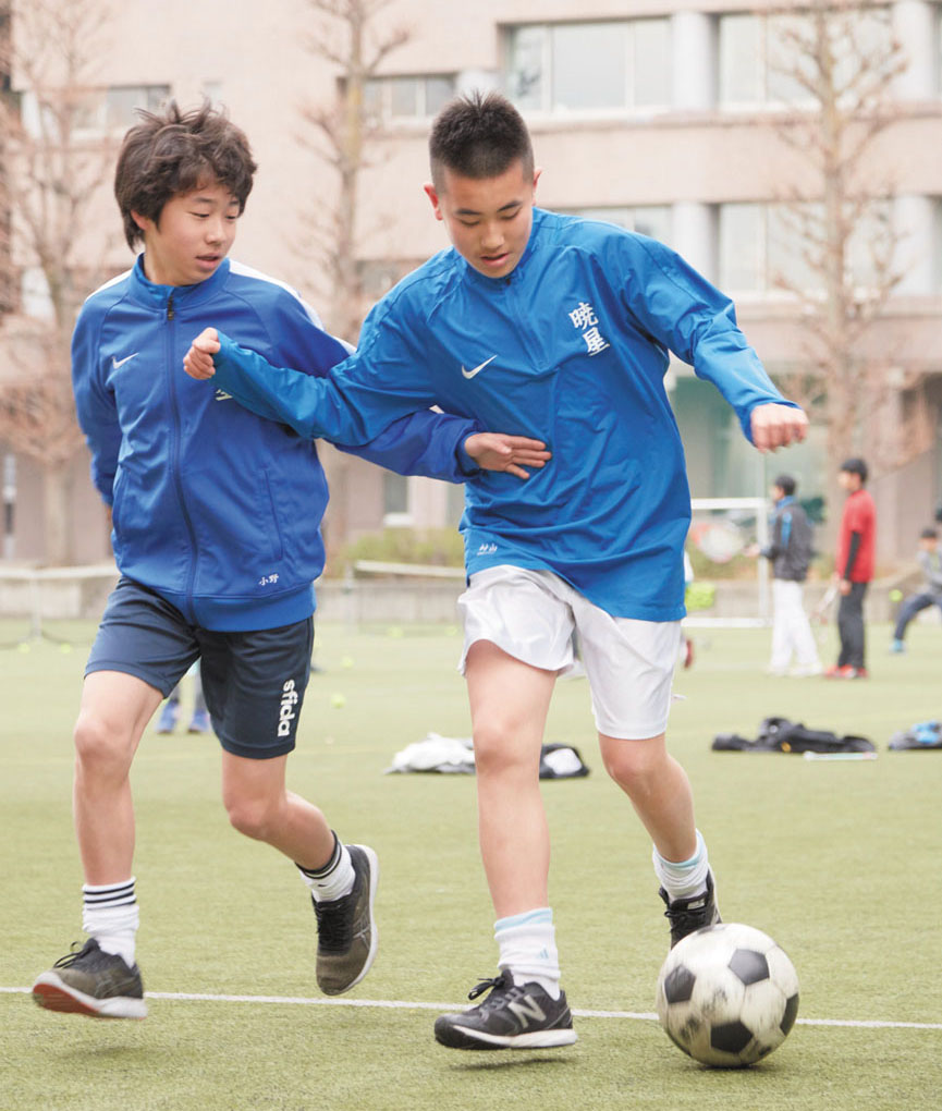 中学サッカー部は全国大会に連続出場する強豪校。一般の生徒もサッカー好きが多いとか